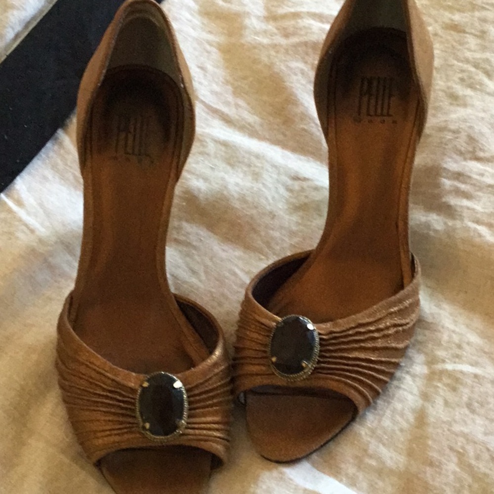 Killer Stilettos! - image 2